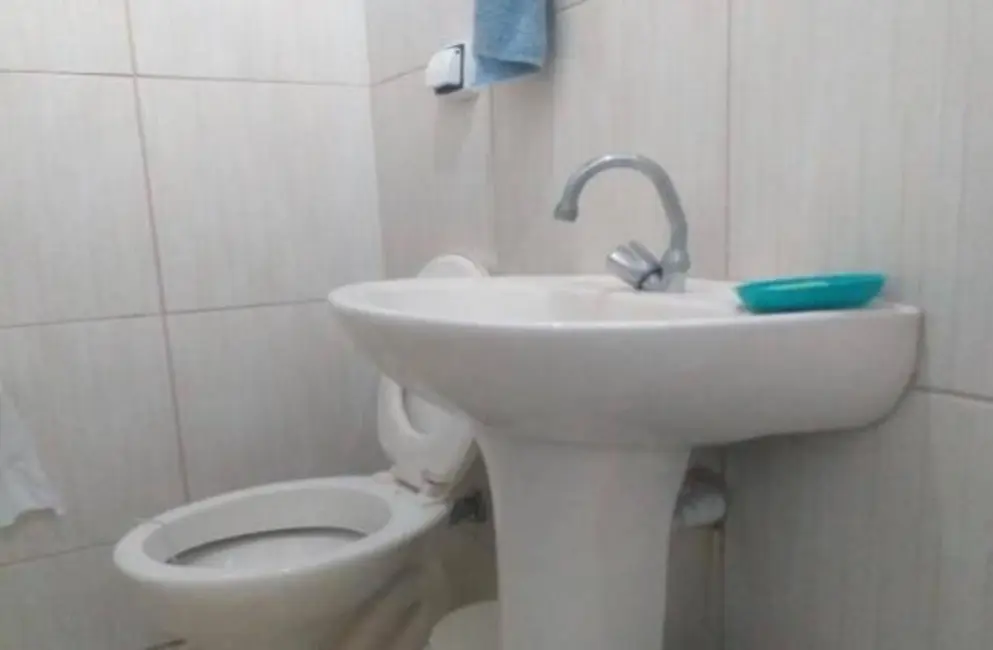 Foto 7 de Sobrado com 2 quartos à venda, 87m2 em Areão, Taubate - SP