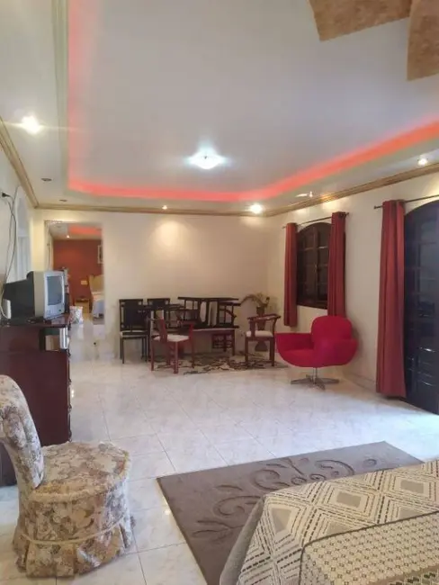 Foto 9 de Sobrado com 4 quartos à venda, 240m2 em Terra Nova, Taubate - SP