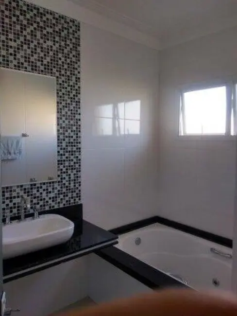 Foto 9 de Sobrado com 3 quartos à venda, 255m2 em Piracangaguá, Taubate - SP