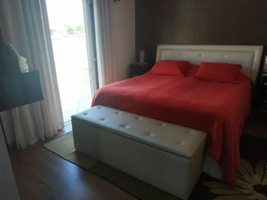 Foto 9 de Sobrado com 4 quartos à venda, 219m2 em Piracangaguá, Taubate - SP