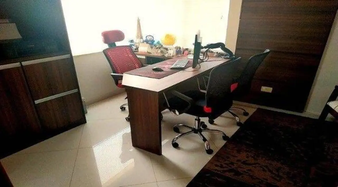 Foto 6 de Sobrado com 4 quartos à venda, 219m2 em Piracangaguá, Taubate - SP