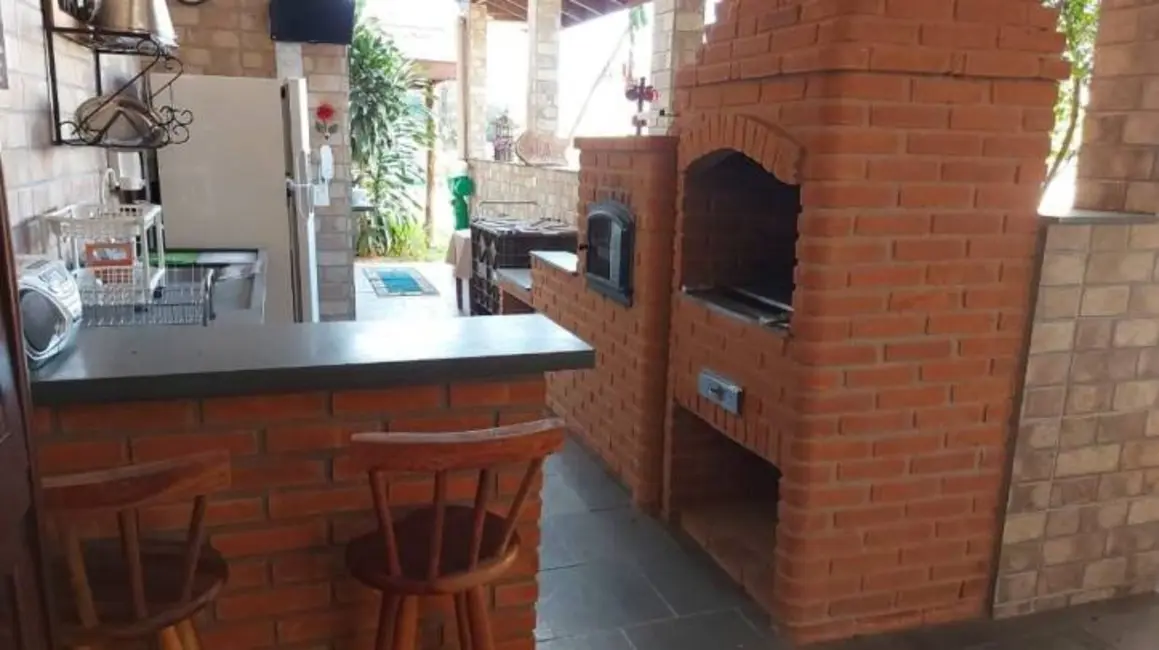 Foto 7 de Casa com 2 quartos à venda, 300m2 em Tremembe - SP