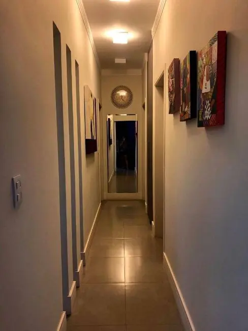 Foto 8 de Sobrado com 4 quartos à venda, 220m2 em Tremembe - SP