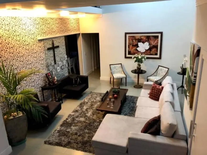 Foto 3 de Sobrado com 4 quartos à venda, 220m2 em Tremembe - SP