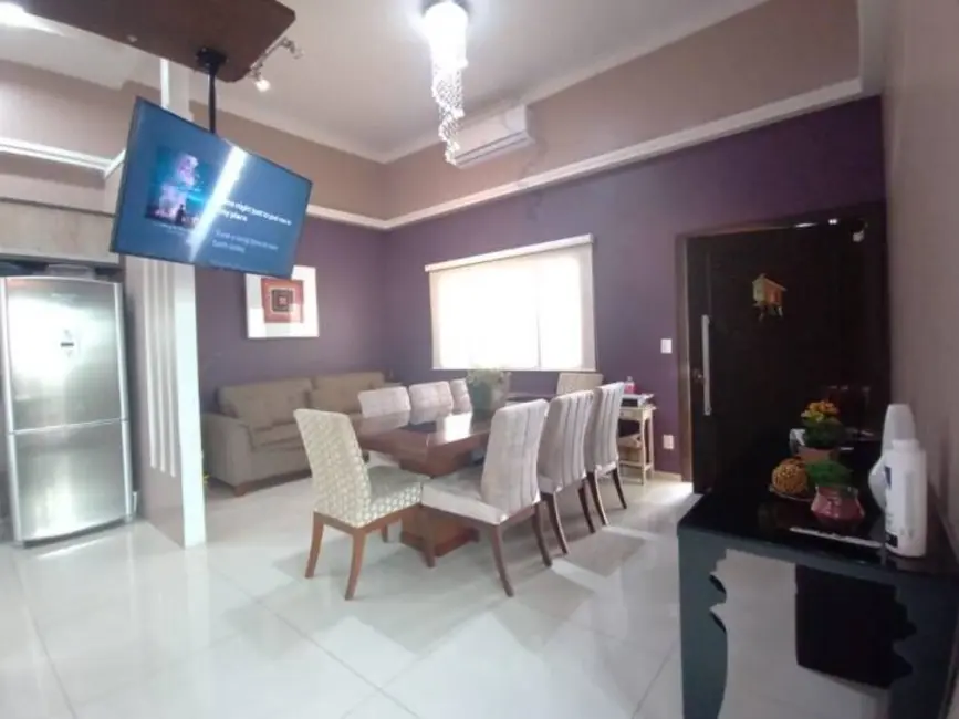 Casa com 4 quartos à venda, 220m2 em Tremembe - SP - imagem 3 Foto 3 de Casa com 4 quartos à venda, 220m2 em Tremembe - SP