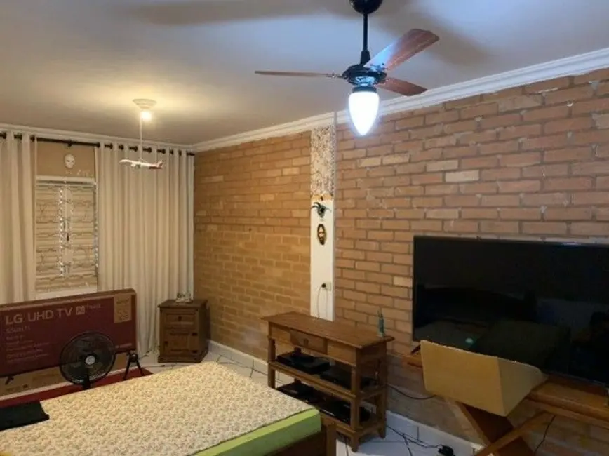 Foto 8 de Casa com 6 quartos para alugar, 260m2 em Centro, Taubate - SP