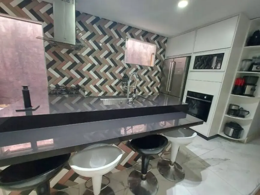 Foto 4 de Sobrado com 1 quarto à venda, 140m2 em Residencial San Marino, Taubate - SP