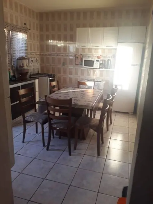 Foto 6 de Casa com 2 quartos à venda, 140m2 em Jardim Baronesa, Taubate - SP