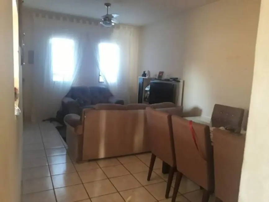 Foto 4 de Casa com 2 quartos à venda, 140m2 em Jardim Baronesa, Taubate - SP