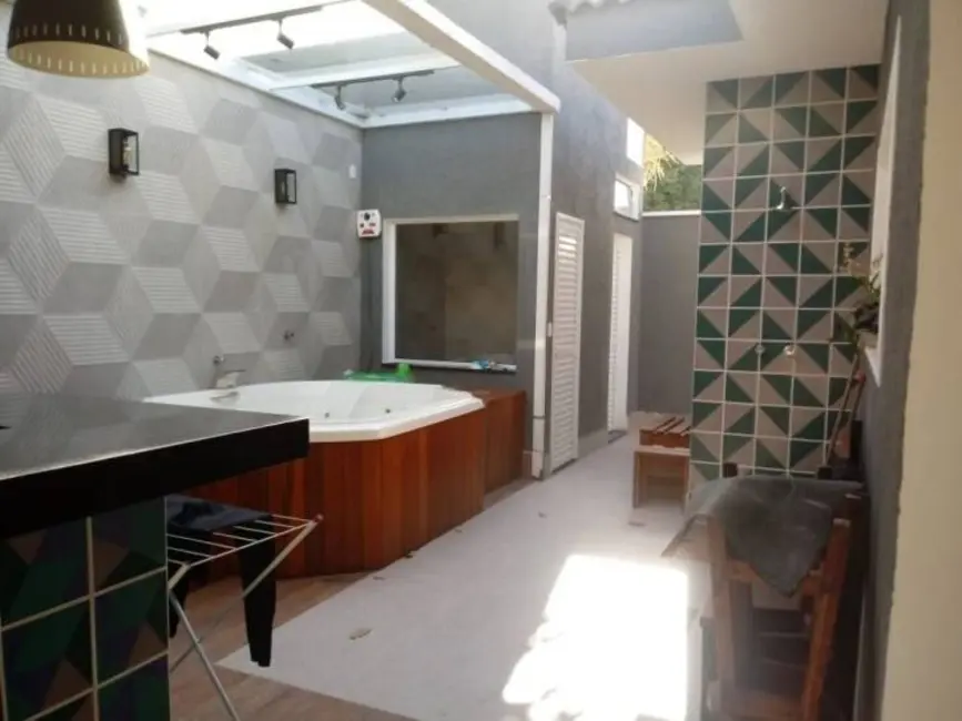 Foto 1 de Casa com 3 quartos à venda, 203m2 em Tremembe - SP