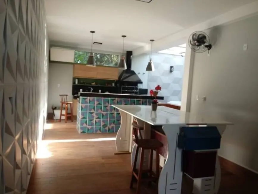 Foto 6 de Casa com 3 quartos à venda, 203m2 em Tremembe - SP