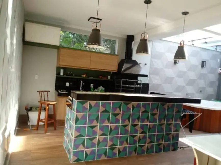 Foto 3 de Casa com 3 quartos à venda, 203m2 em Tremembe - SP