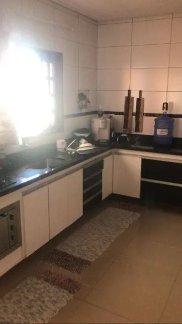 Foto 5 de Sobrado com 3 quartos à venda, 270m2 em Campos Elíseos, Taubate - SP