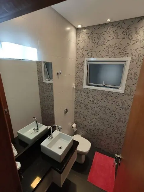 Foto 5 de Sobrado com 3 quartos à venda, 247m2 em Jardim Independência, Taubate - SP