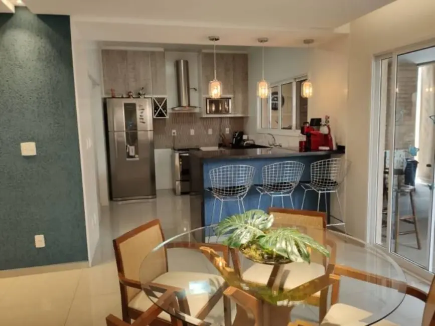 Foto 6 de Sobrado com 3 quartos à venda, 247m2 em Jardim Independência, Taubate - SP