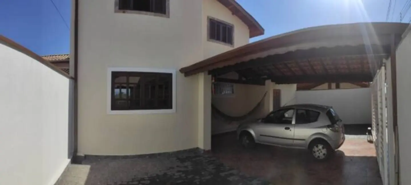 Foto 2 de Sobrado com 3 quartos à venda, 219m2 em Taubate - SP