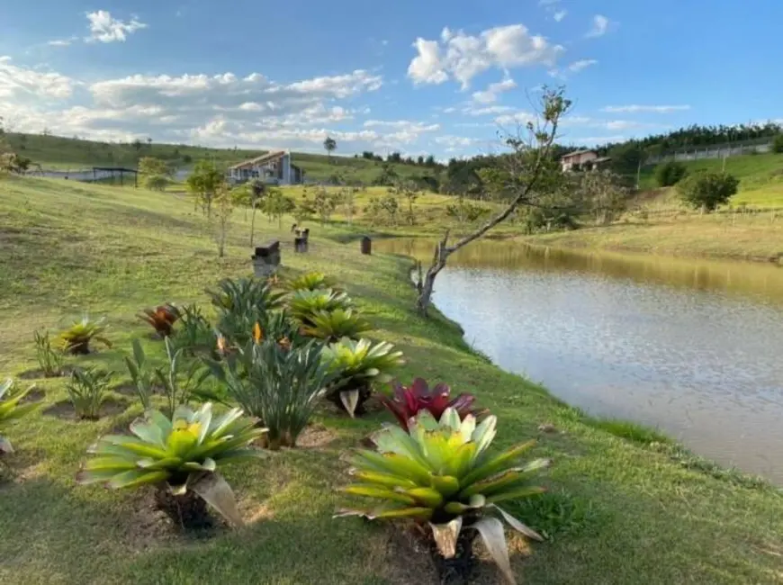 Foto 2 de Terreno / Lote à venda, 1036m2 em Tremembe - SP