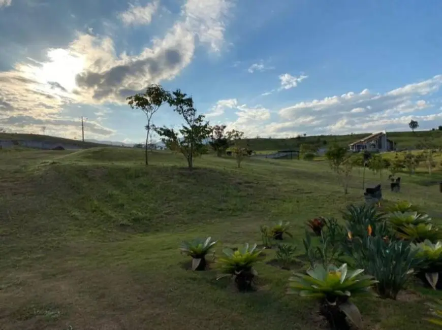 Foto 1 de Terreno / Lote à venda, 1036m2 em Tremembe - SP