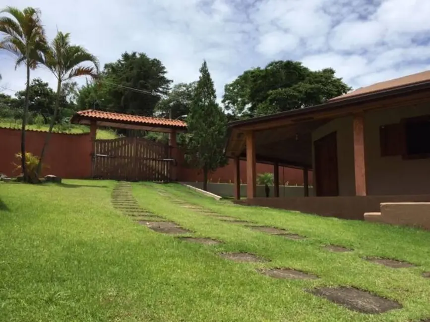 Foto 1 de Chácara com 3 quartos à venda, 200m2 em Paraisopolis - MG