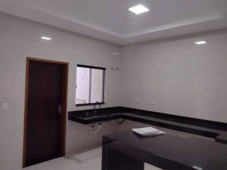 Foto 3 de Casa com 3 quartos à venda, 175m2 em Tremembe - SP