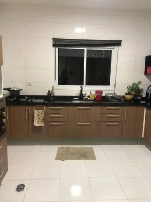 Foto 5 de Sobrado com 3 quartos à venda, 120m2 em Vila Areao, Taubate - SP