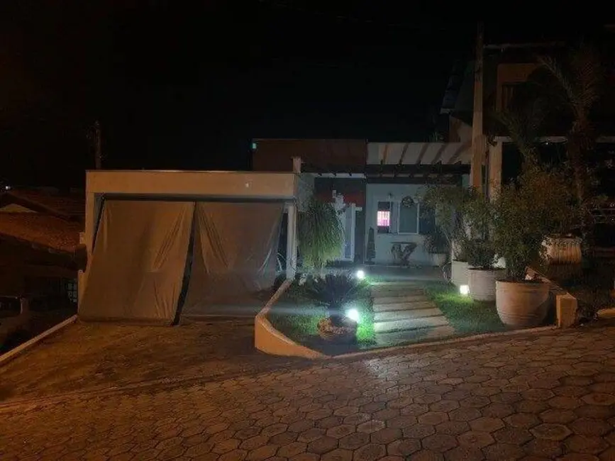 Foto 1 de Casa com 3 quartos à venda, 173m2 em Cachoeira Paulista - SP