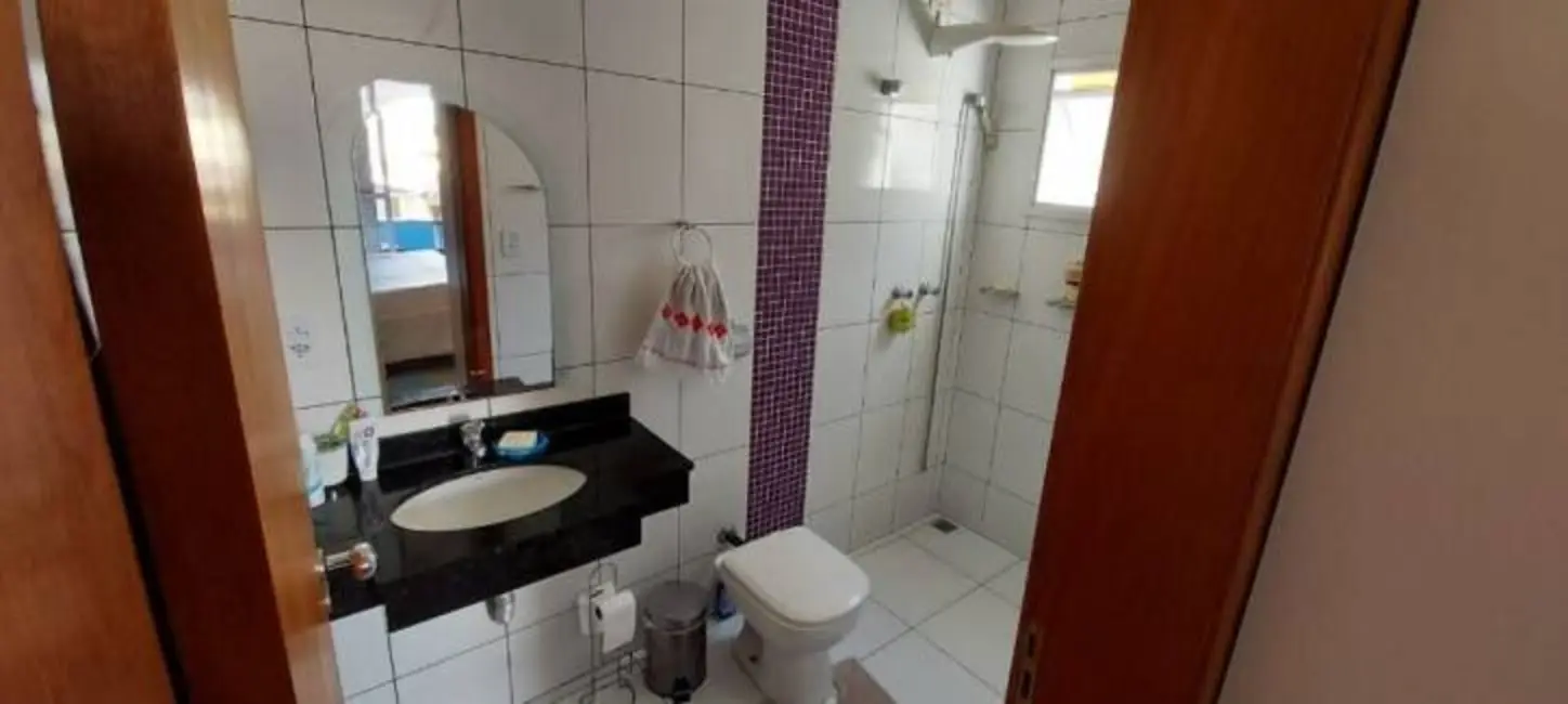 Foto 2 de Casa com 3 quartos à venda, 200m2 em Piracangaguá, Taubate - SP
