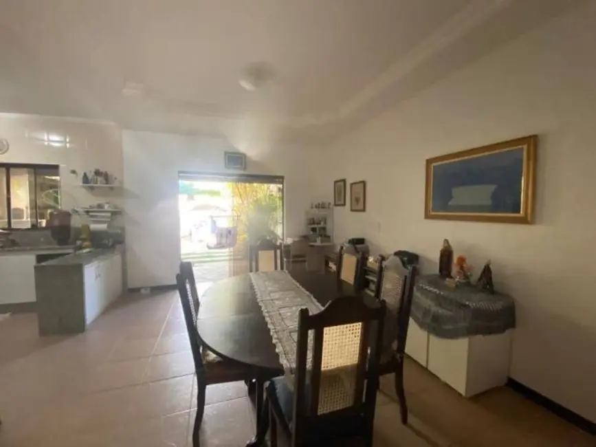 Foto 3 de Casa com 3 quartos à venda, 164m2 em Esplanada Independência, Taubate - SP