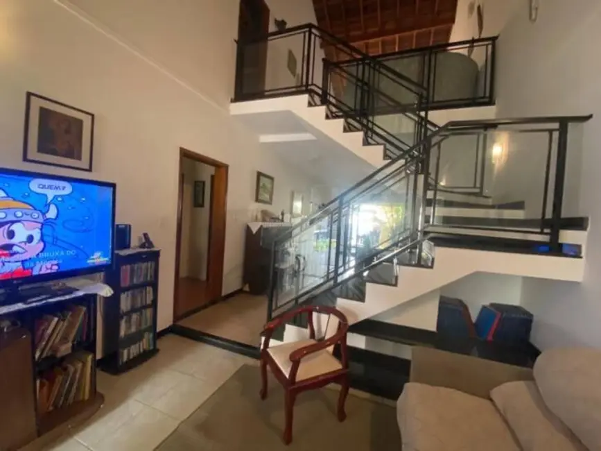 Foto 2 de Casa com 3 quartos à venda, 164m2 em Esplanada Independência, Taubate - SP