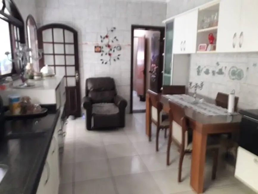 Foto 4 de Sobrado com 3 quartos à venda, 80m2 em Esplanada Santa Terezinha, Taubate - SP