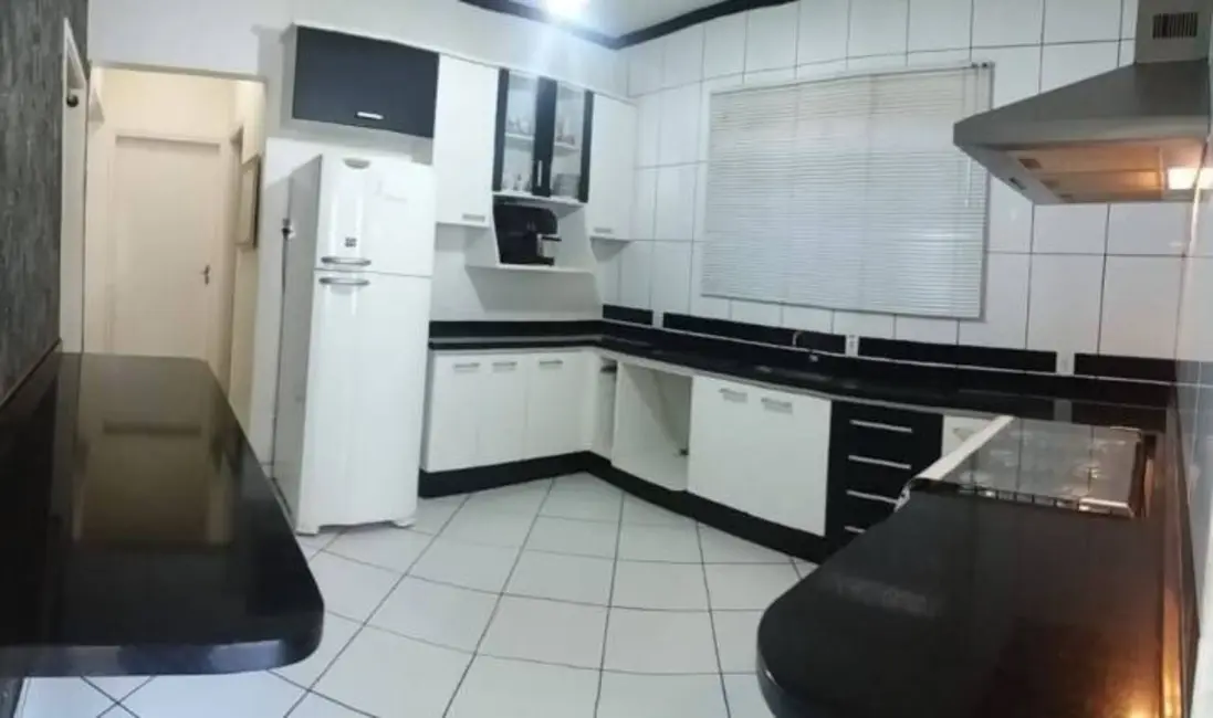 Foto 5 de Casa com 3 quartos à venda, 168m2 em Jardim Ana Rosa, Taubate - SP