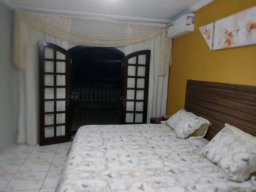 Foto 6 de Sobrado com 3 quartos à venda, 220m2 em Residencial Dalla Rosa, Taubate - SP