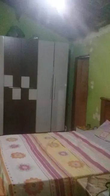 Foto 1 de Casa com 2 quartos à venda, 67m2 em Conjunto Habitacional C.D.H.U., Taubate - SP