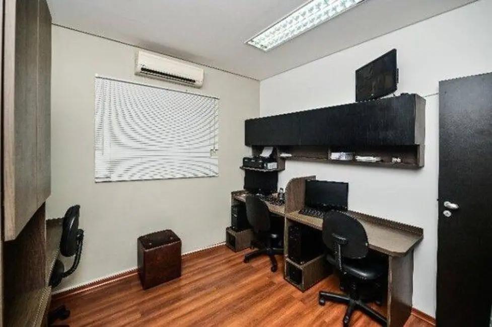 Sala Comercial à venda, 197m2 em Sao Jose Dos Campos - SP - imagem 3 Foto 3 de Sala Comercial à venda, 197m2 em Sao Jose Dos Campos - SP
