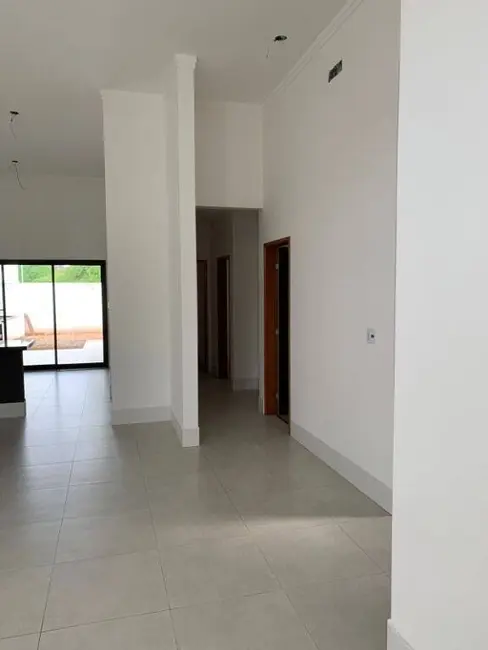 Foto 3 de Casa com 3 quartos à venda, 151m2 em Tremembe - SP