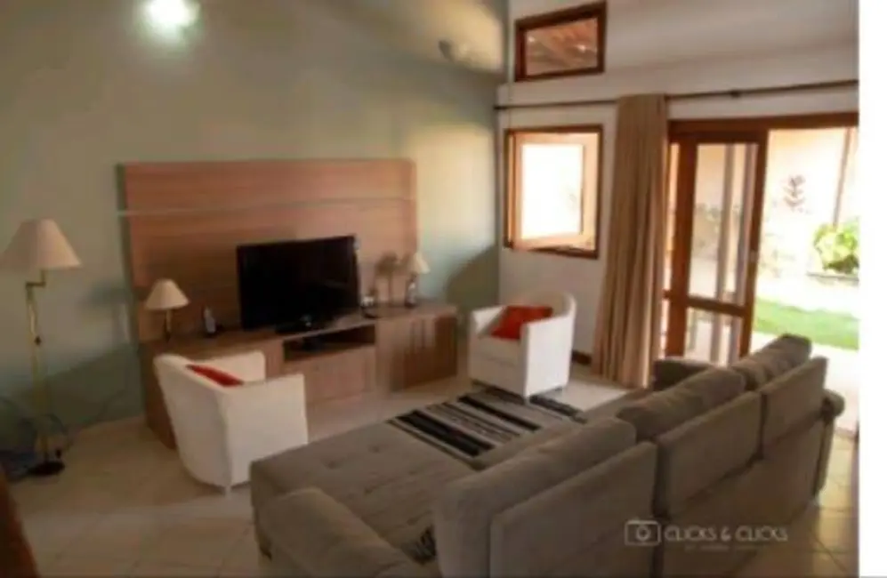 Foto 3 de Casa com 3 quartos à venda, 420m2 em Tremembe - SP