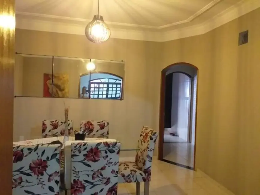 Foto 3 de Sobrado com 3 quartos à venda, 140m2 em Residencial Santa Paula, Jacarei - SP