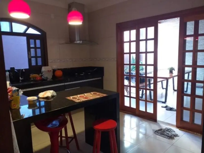 Foto 6 de Sobrado com 3 quartos à venda, 140m2 em Residencial Santa Paula, Jacarei - SP