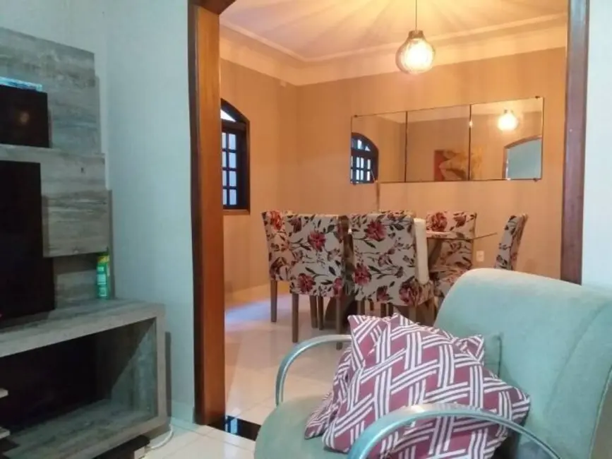 Foto 5 de Sobrado com 3 quartos à venda, 140m2 em Residencial Santa Paula, Jacarei - SP