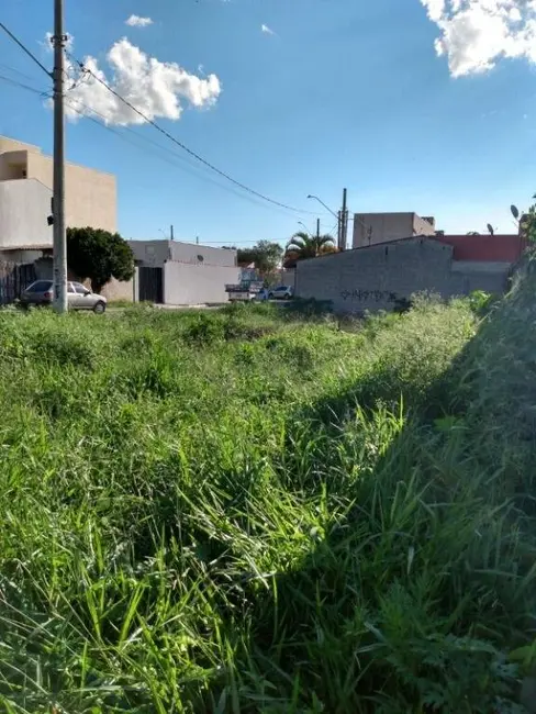 Foto 1 de Terreno / Lote à venda, 233m2 em Esplanada Santa Helena, Taubate - SP