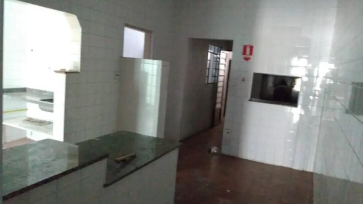 Foto 8 de Sala Comercial à venda e para alugar, 100m2 em Centro, Taubate - SP