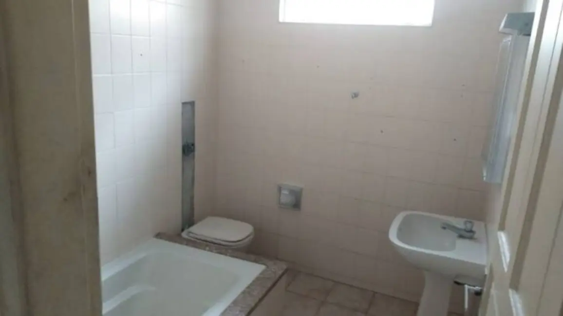 Foto 4 de Casa com 4 quartos à venda e para alugar, 150m2 em Jardim Santa Clara, Taubate - SP