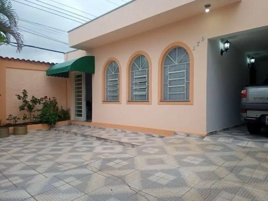 Foto 1 de Casa com 2 quartos à venda, 300m2 em Sao Jose Dos Campos - SP
