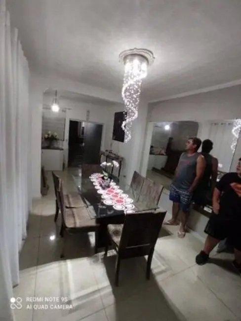 Foto 2 de Casa com 3 quartos à venda, 220m2 em Jardim Sonia Maria, Taubate - SP