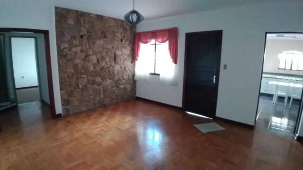 Foto 3 de Sobrado com 2 quartos para alugar, 150m2 em Vila São João, Cacapava - SP
