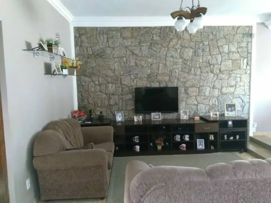 Foto 7 de Sobrado com 3 quartos à venda, 237m2 em Esplanada Independência, Taubate - SP