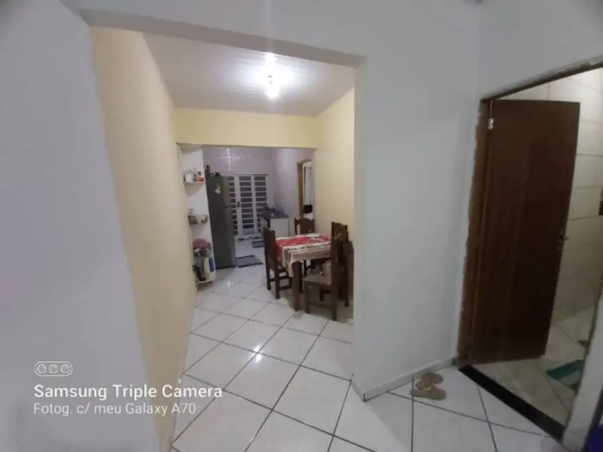 Casa com 2 quartos à venda, 70m2 em Castolira, Pindamonhangaba - SP - imagem 4 Foto 4 de Casa com 2 quartos à venda, 70m2 em Castolira, Pindamonhangaba - SP