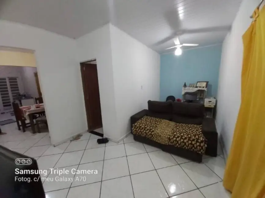 Casa com 2 quartos à venda, 70m2 em Castolira, Pindamonhangaba - SP - imagem 2 Foto 2 de Casa com 2 quartos à venda, 70m2 em Castolira, Pindamonhangaba - SP