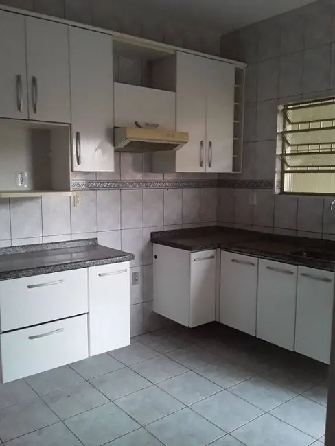 Foto 2 de Casa com 3 quartos à venda, 140m2 em Jardim Rosely, Pindamonhangaba - SP