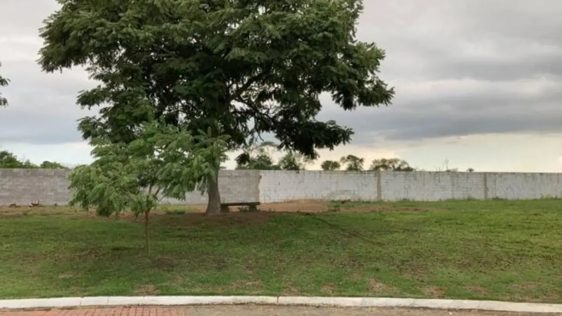 Foto 1 de Terreno / Lote à venda, 384m2 em Quiririm, Taubate - SP